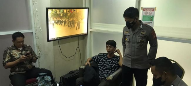 Pria Tertangkap Pamer Kelamin Di Makassar, Apakah Ini Gejala Kelainan Seksual?